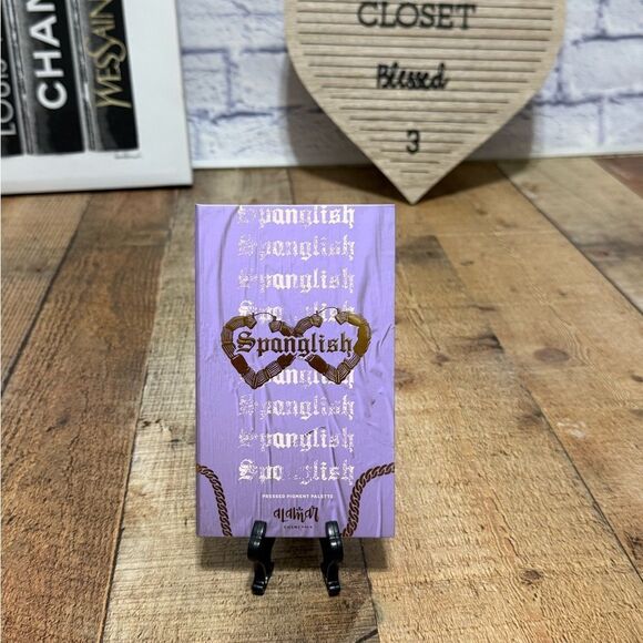 Alamar Cosmetics Spanglish Pressed Pigment Eyeshadow Palette has flaw - Picture 1 of 5
